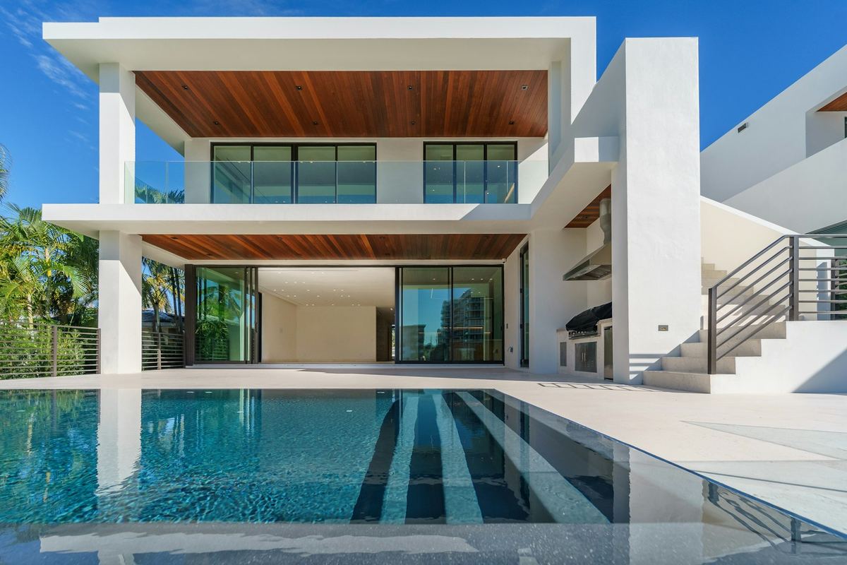 Pool & terrace